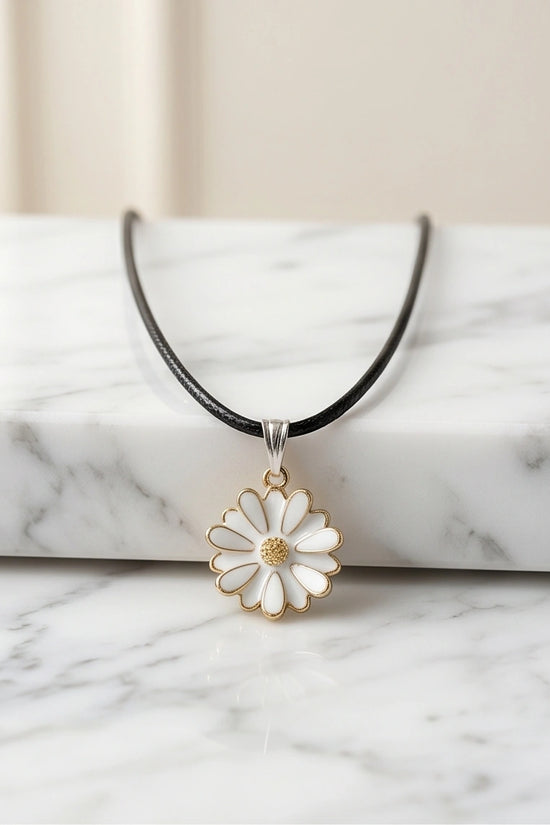 Gold and White Textured Daisy Necklace