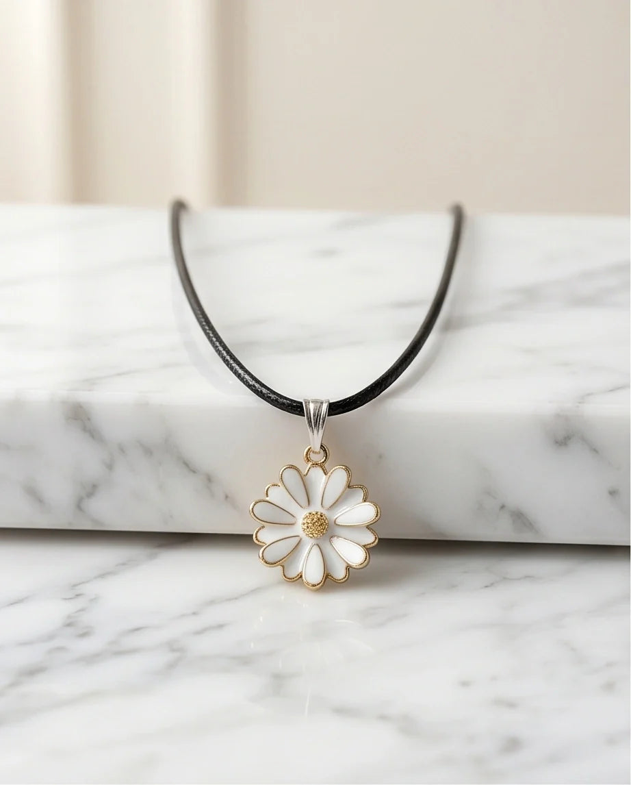 Gold and White Textured Daisy Necklace