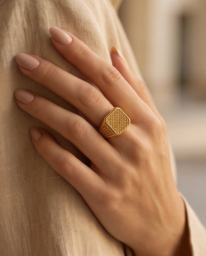 Woven Lattice Gold Signet Ring
