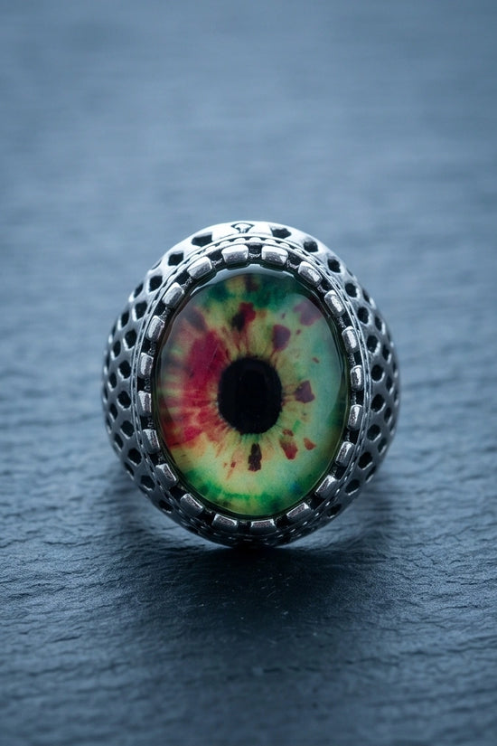 Vintage Sterling Silver Gothic Crimson-Green Beast Eye Ring