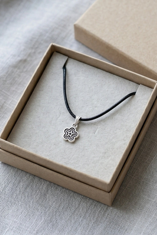Silver Retro Concentric Blossom Necklace