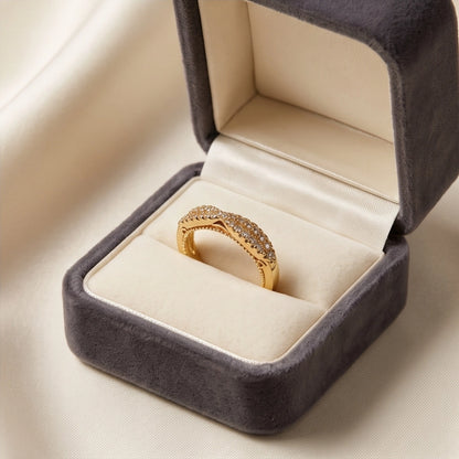 Pavé Gold Infinity Bypass Band