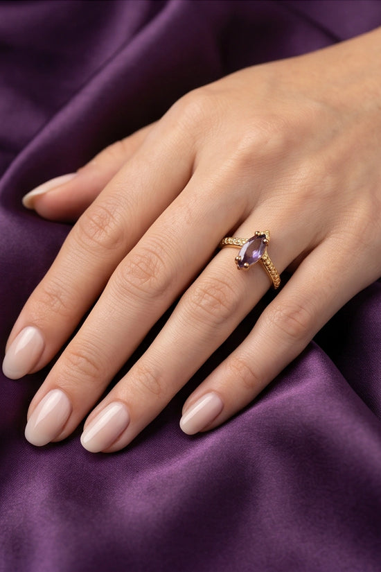 Vintage 14K Gold Marquise Amethyst Filigree Ring