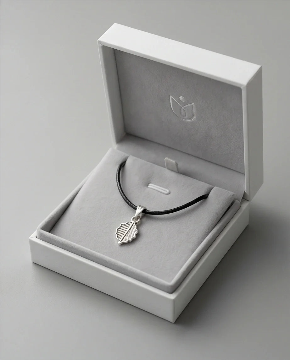 Silver Retro Wavy Leaf Necklace