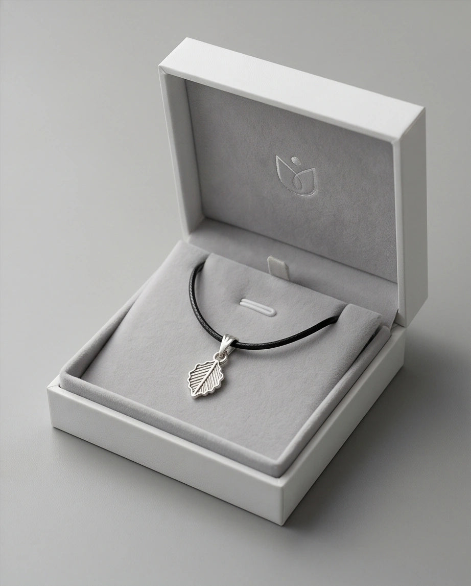 Silver Retro Wavy Leaf Necklace