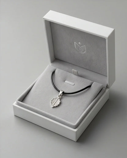 Silver Retro Wavy Leaf Necklace