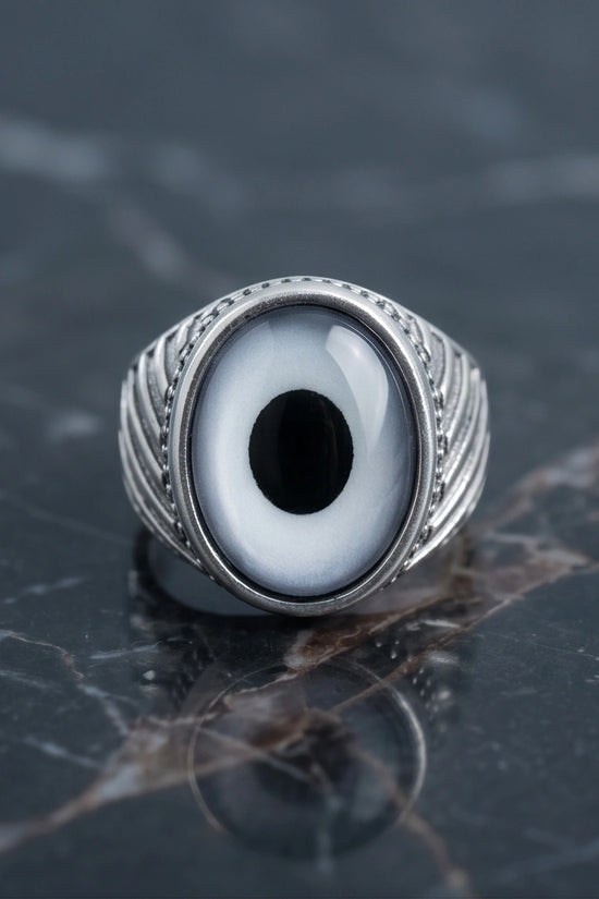 Vintage Sterling Silver Silver-Gray Wolf's Eye Statement Ring