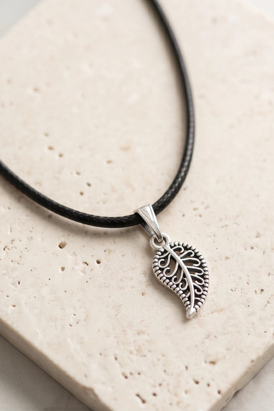 Silver Filigree Leaf Pendant Necklace
