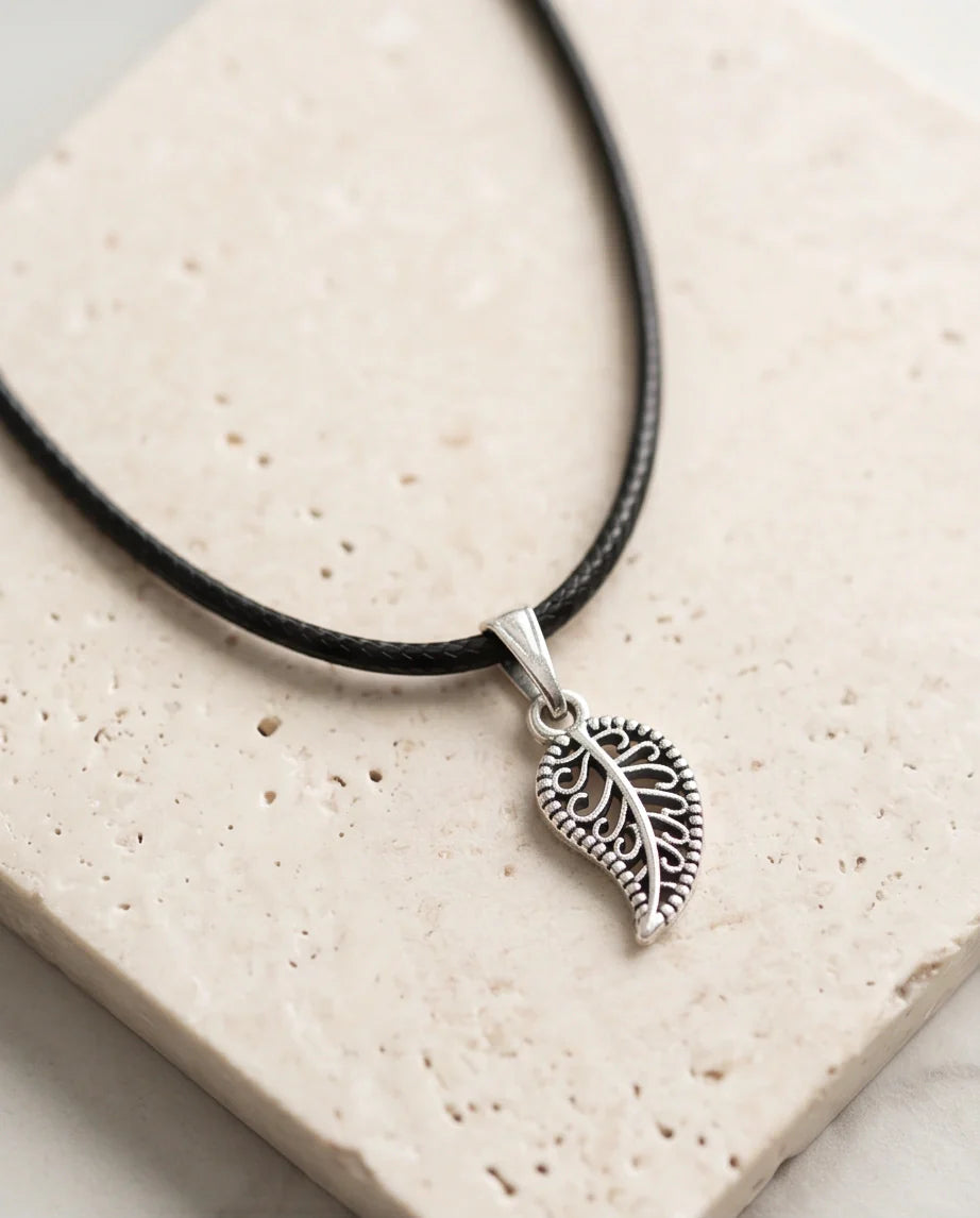 Silver Filigree Leaf Pendant Necklace