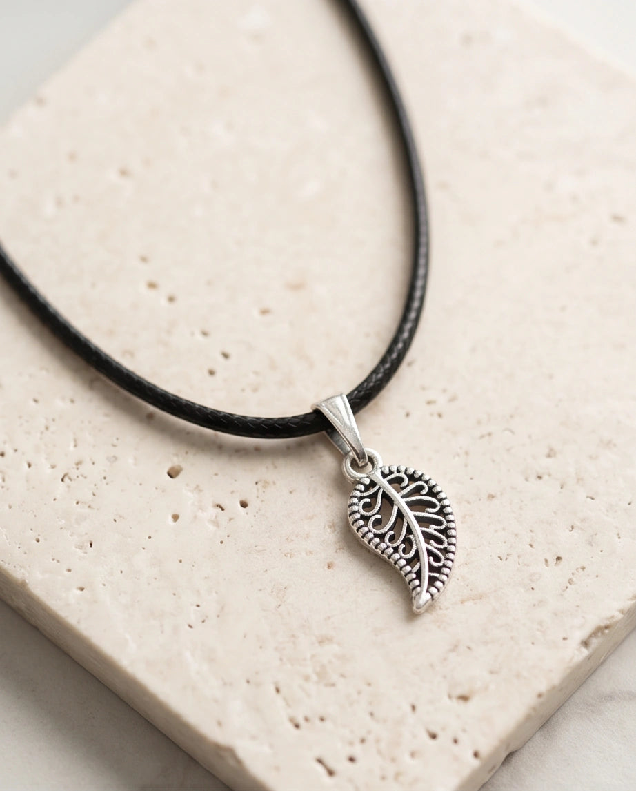 Silver Filigree Leaf Pendant Necklace