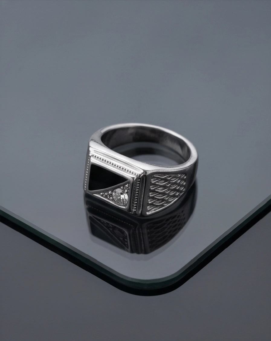 Onyx Inlay & Clear Gemstone Split-Face Mesh Band Silver Ring