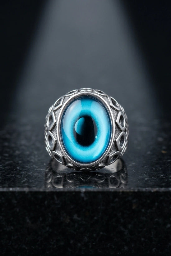 Vintage Sterling Silver Gothic Oceanic Cat's Eye Ring