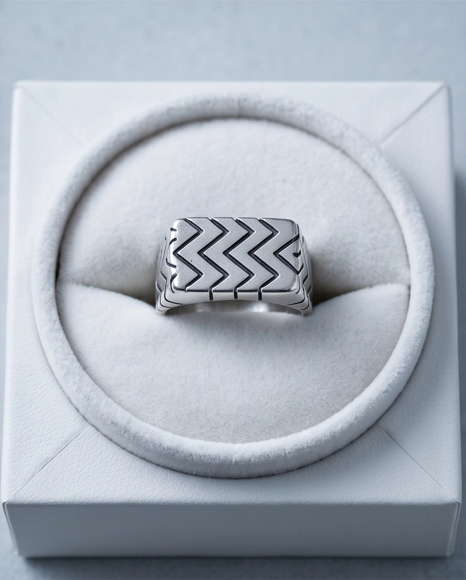 Geometric Zig-Zag Tire Tread Ring