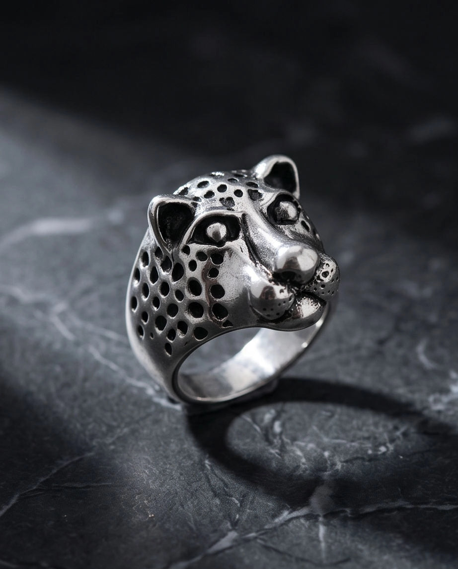 Oxidized Silver Sculpted Leopard Signet Ring