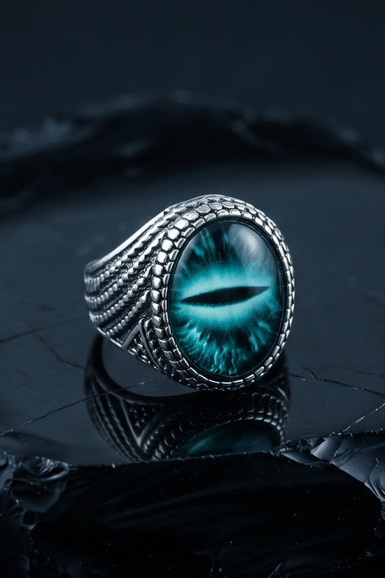 Vintage Sterling Silver Serpent Scale Deep Teal Eye Ring