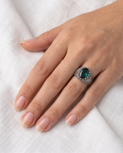 Deep Emerald Oval-Cut Gemstone Ornate Filigree Silver Ring