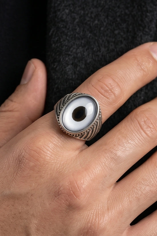 Vintage Sterling Silver Silver-Gray Wolf's Eye Statement Ring
