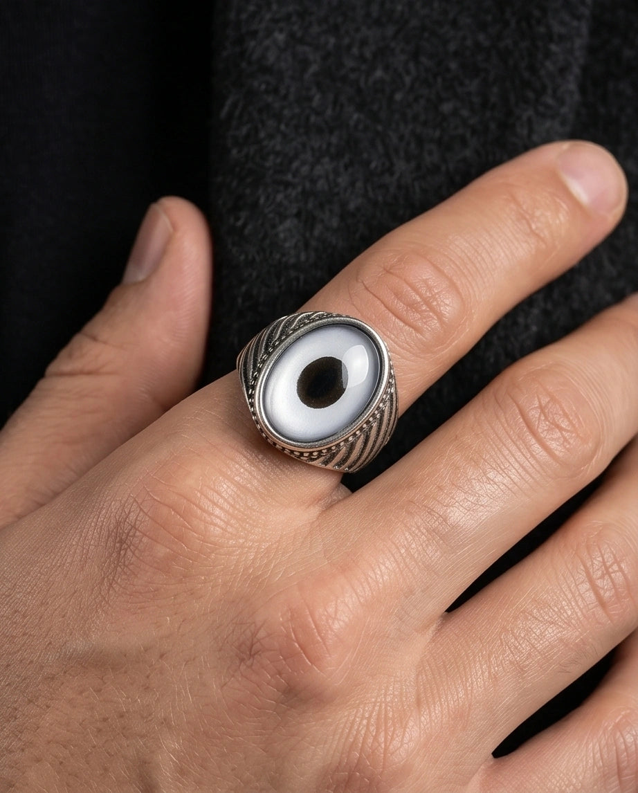 Vintage Sterling Silver Silver-Gray Wolf's Eye Statement Ring