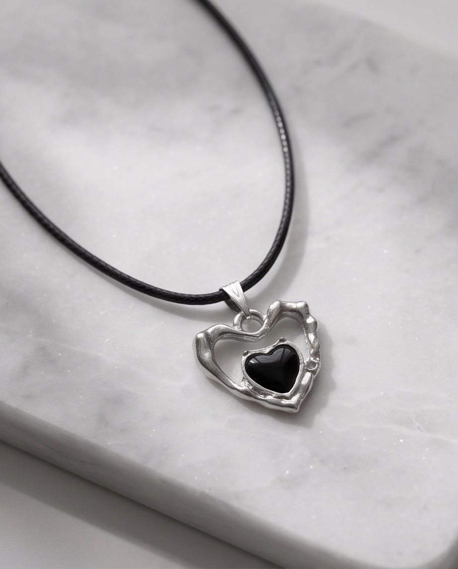 Openwork Heart & Black Gemstone Cord Necklace