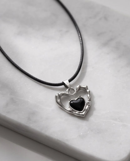 Openwork Heart & Black Gemstone Cord Necklace