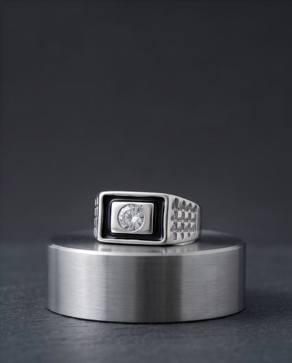 Brilliant Round Crystal Onyx-Inlay Brick-Link Band Silver Ring