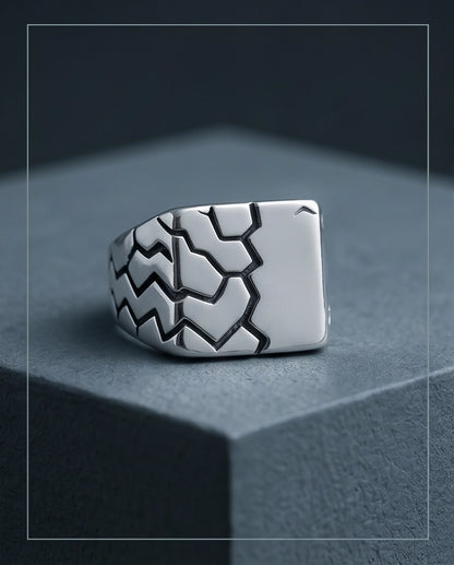 Fractured Asymmetric Signet Ring