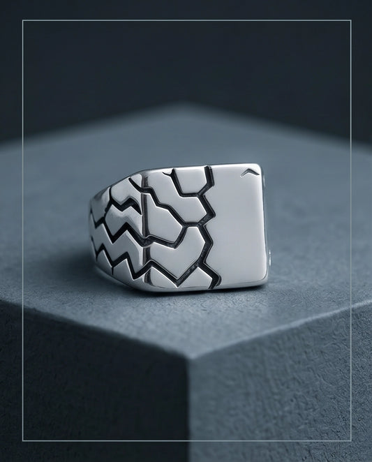 Fractured Asymmetric Signet Ring