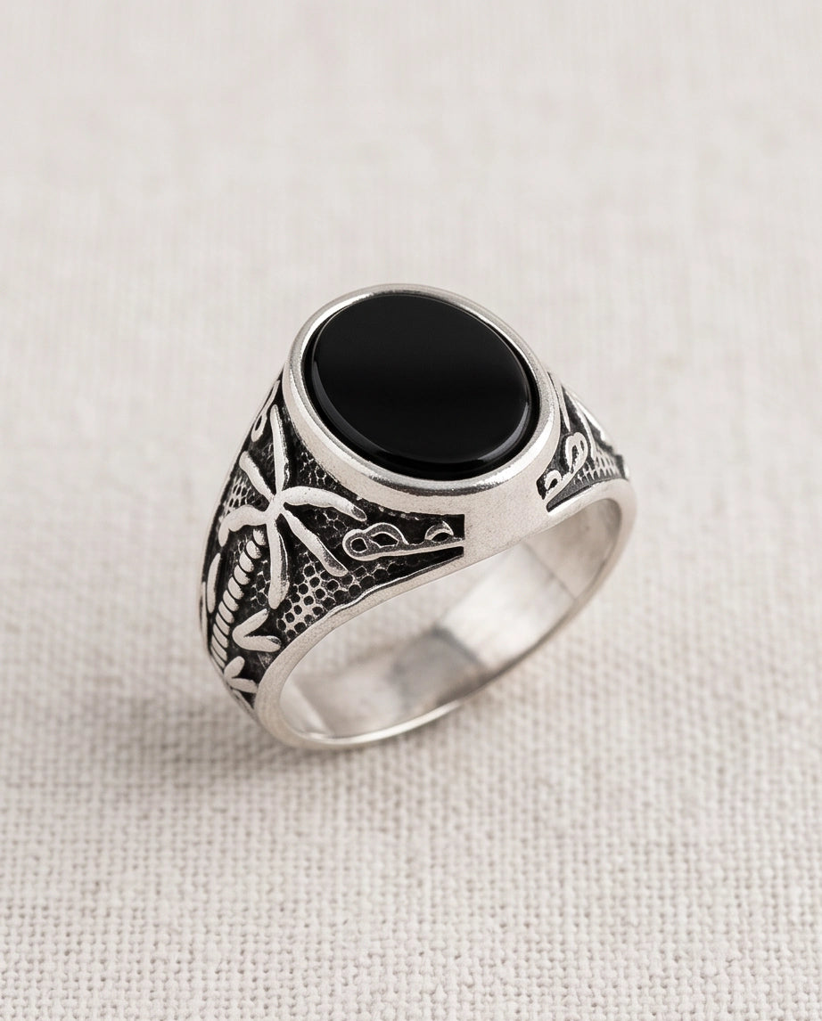 Onyx-Style Oval Cabochon Palm Tree Motif Silver Ring