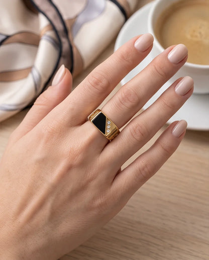 Onyx Inlay & Pavé Diagonal Split Kanji Signet Gold Ring