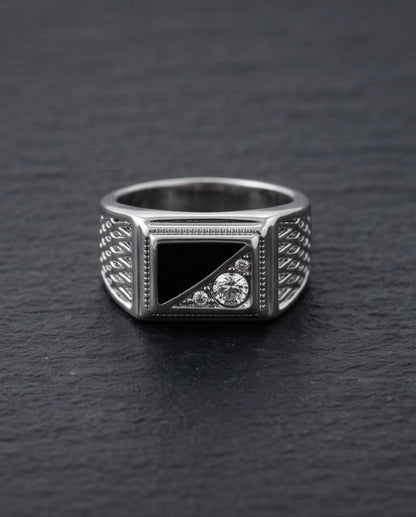 Onyx Inlay & Clear Gemstone Split-Face Mesh Band Silver Ring