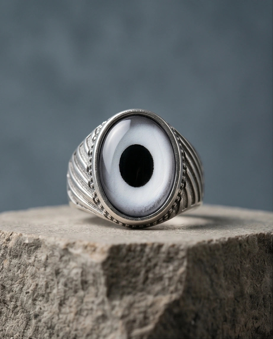 Vintage Sterling Silver Silver-Gray Wolf's Eye Statement Ring