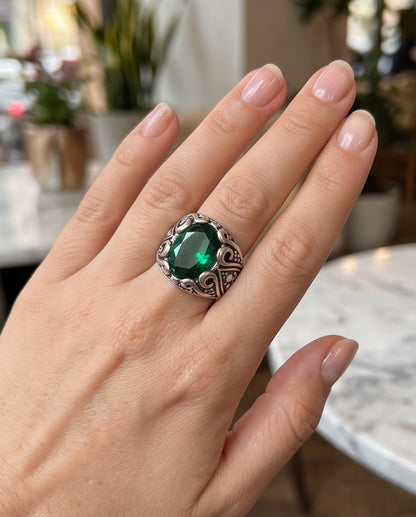 Emerald Gemstone Scalloped Crown Bezel Scroll Filigree Silver Ring