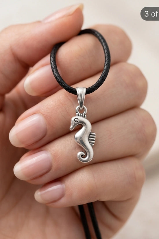 Silver Seahorse Pendant Necklace