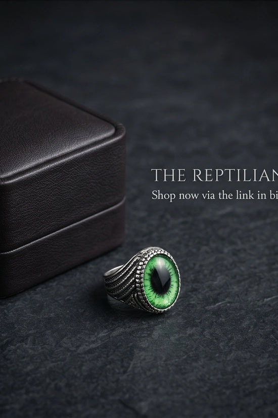 Vintage Sterling Silver Emerald Reptile's Eye Statement Ring
