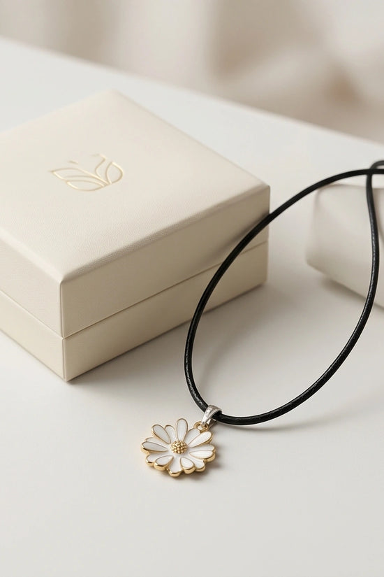 Gold and White Textured Daisy Necklace