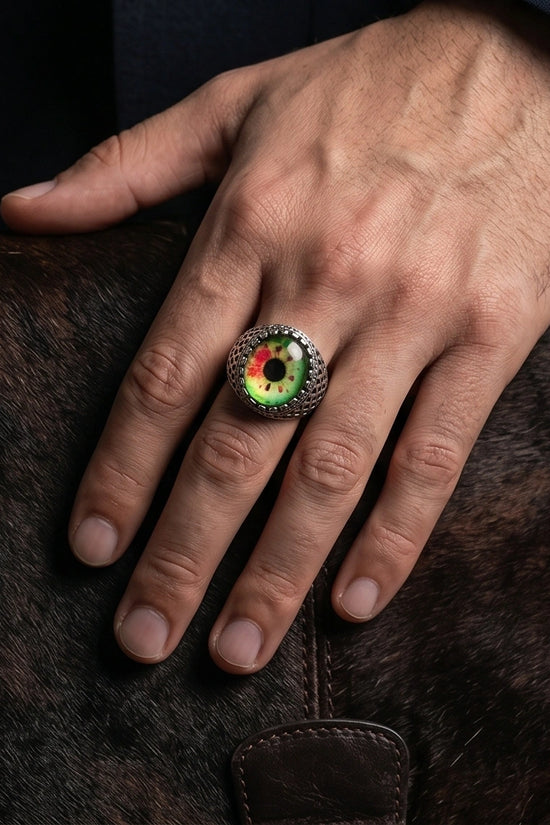 Vintage Sterling Silver Gothic Crimson-Green Beast Eye Ring
