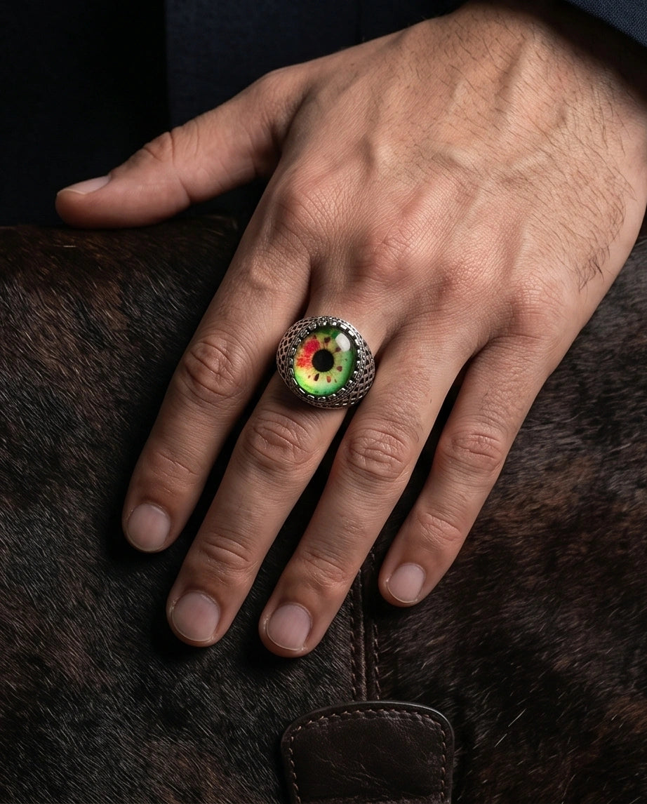 Vintage Sterling Silver Gothic Crimson-Green Beast Eye Ring