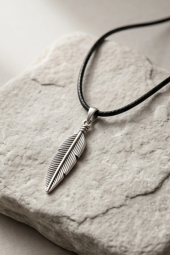 Silver Retro Feather Pendant Necklace