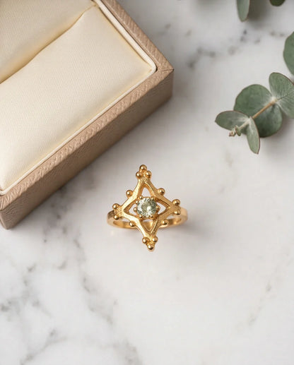 Vintage Gold Geometric Lattice Solitaire Ring