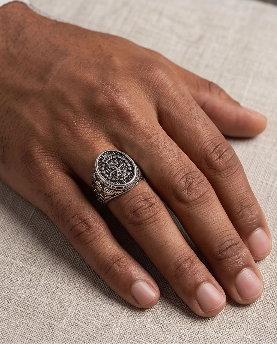 Royal Crest Stippled Signet Ring