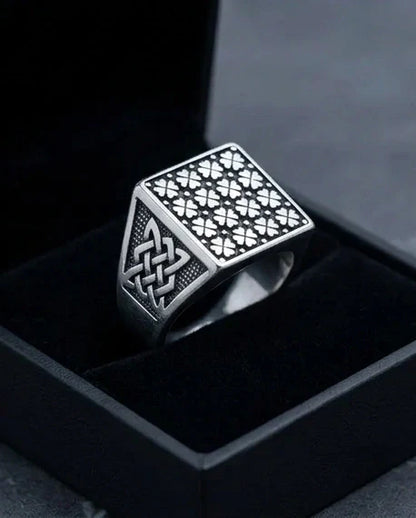 Vintage Sterling Silver Celtic Clover Signet Ring