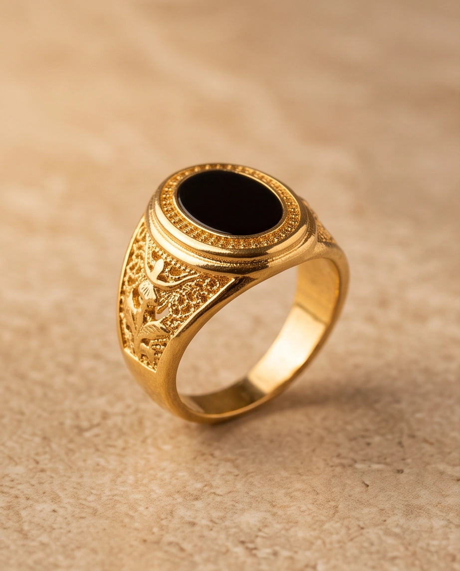 Onyx-Style Oval Cabochon Palm Tree Motif Gold Ring