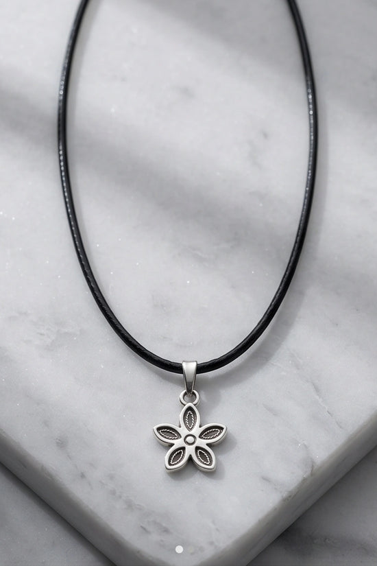 Silver Delicate Five-Petal Flower Necklace