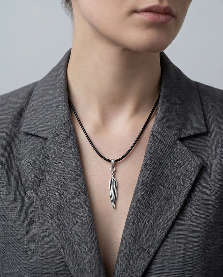 Silver Retro Feather Pendant Necklace