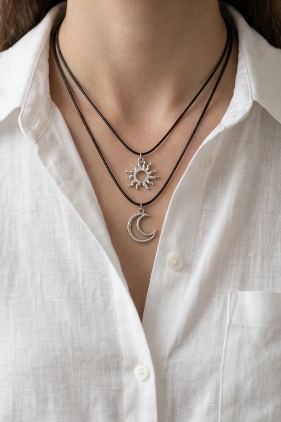 2pcs Celestial Sun and Moon Matching Pendant Necklaces Set