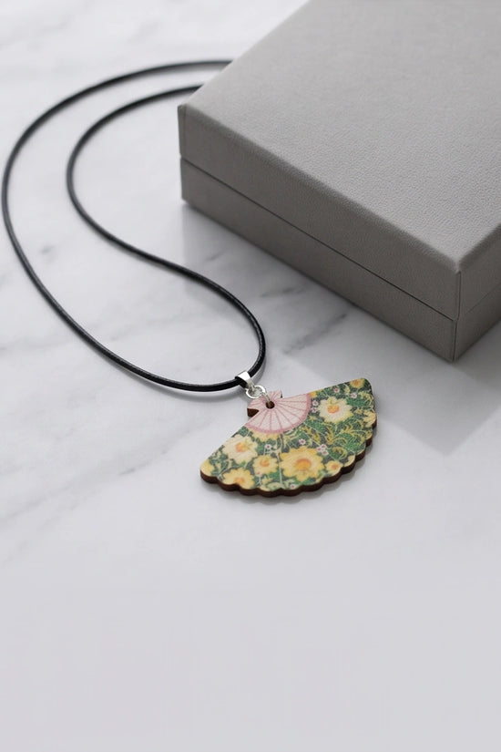 Vintage Floral Hand-Fan Pendant Necklace