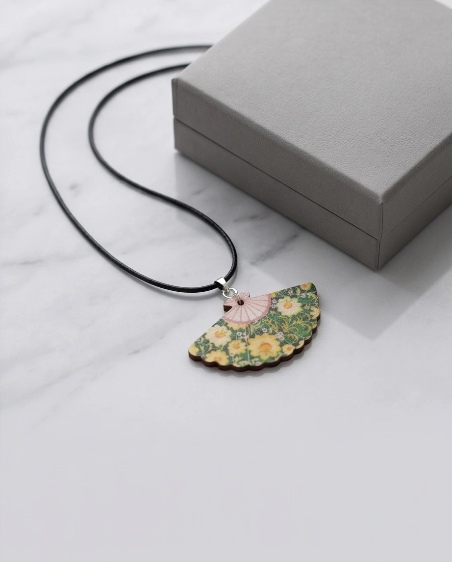 Vintage Floral Hand-Fan Pendant Necklace