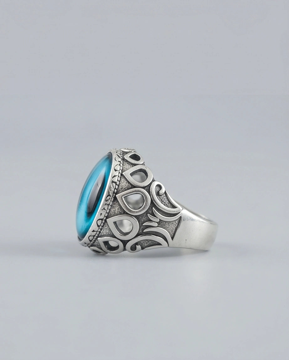 Vintage Sterling Silver Gothic Oceanic Cat's Eye Ring