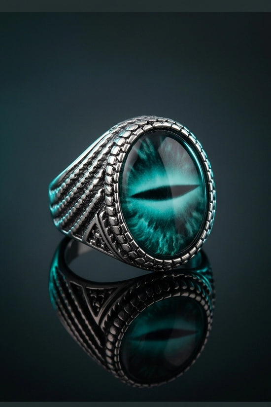 Vintage Sterling Silver Serpent Scale Deep Teal Eye Ring