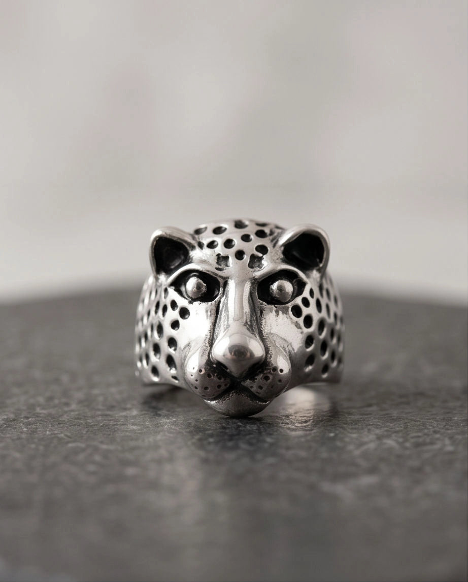 Oxidized Silver Sculpted Leopard Signet Ring